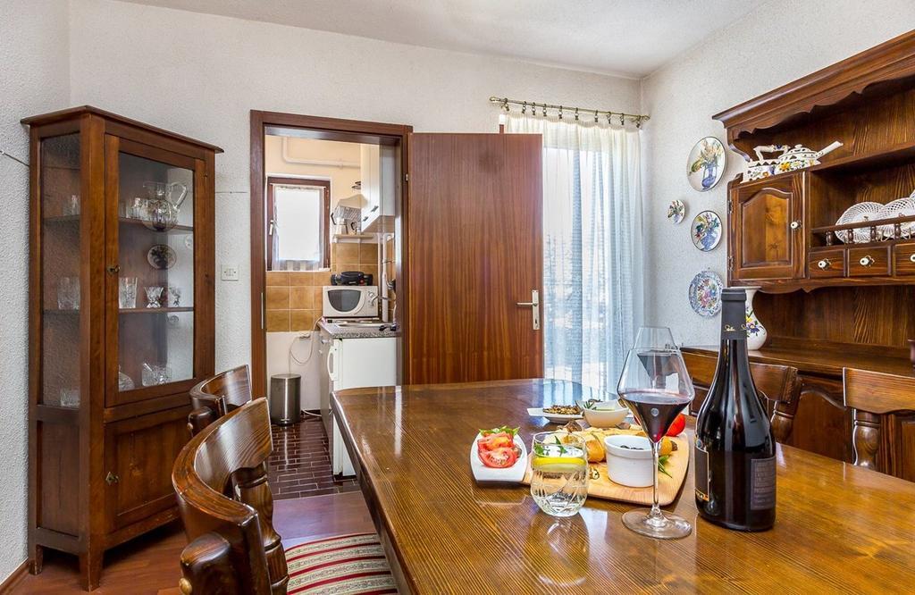 Holiday Home Ermanna Pula Exterior photo
